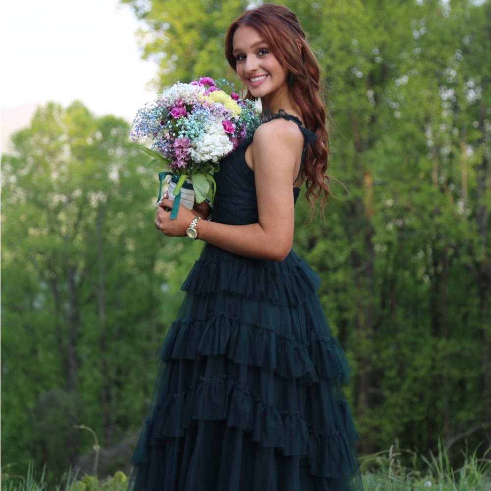 Elegant Black Ruffled Evening Dress